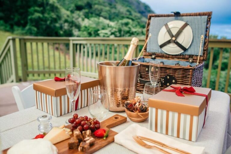 Luxury Picnic Volcanoes & Waterfalls: Private Helicopter - A Detailed Look at the Luxury Picnic Volcanoes & Waterfalls Tour