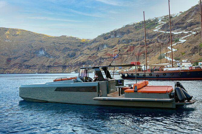 Luxury Private Power Catamaran Tour in Santorini - Analyzing the Cost and Value