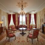 Luxury Tour of Château de La Dauphine - Who Should Consider This Tour?