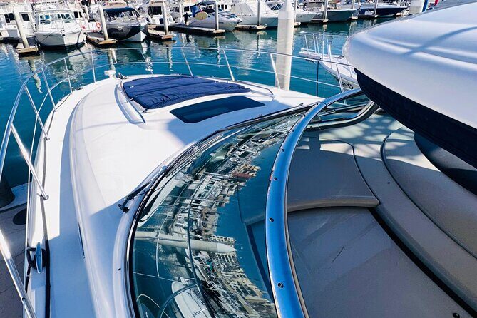 Luxury Yacht Tour in Los Cabos 45FT SeaRay Sundancer - Value and Considerations
