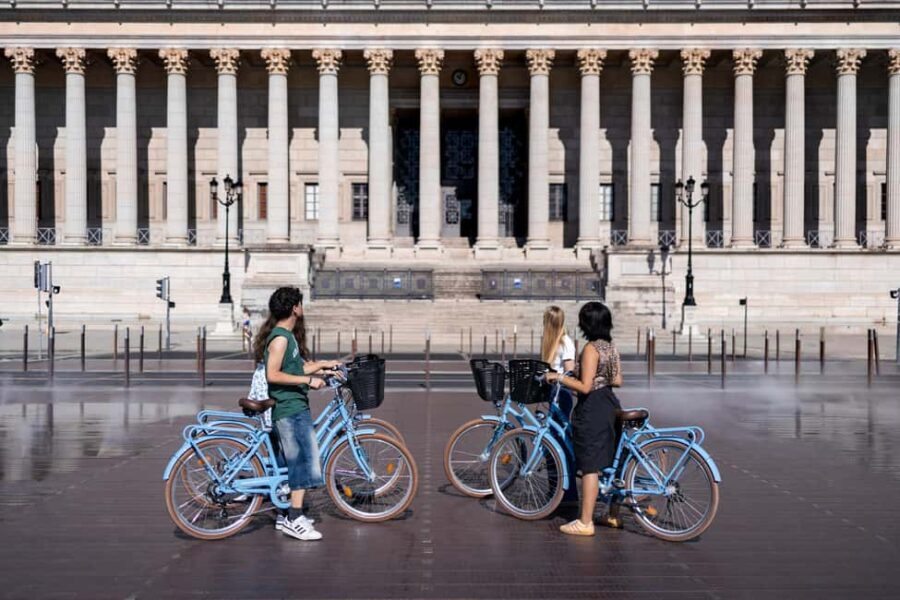 Lyon: city highlights bike tour - Discovering the Parc de la Tête dOr