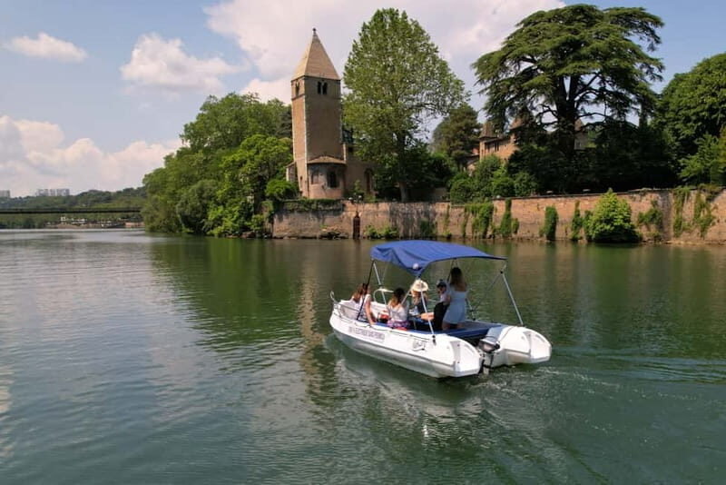 Lyon: from Confluence to Barbe Island by free license boat - Itinerary Breakdown: From Confluence to Ile Barbe