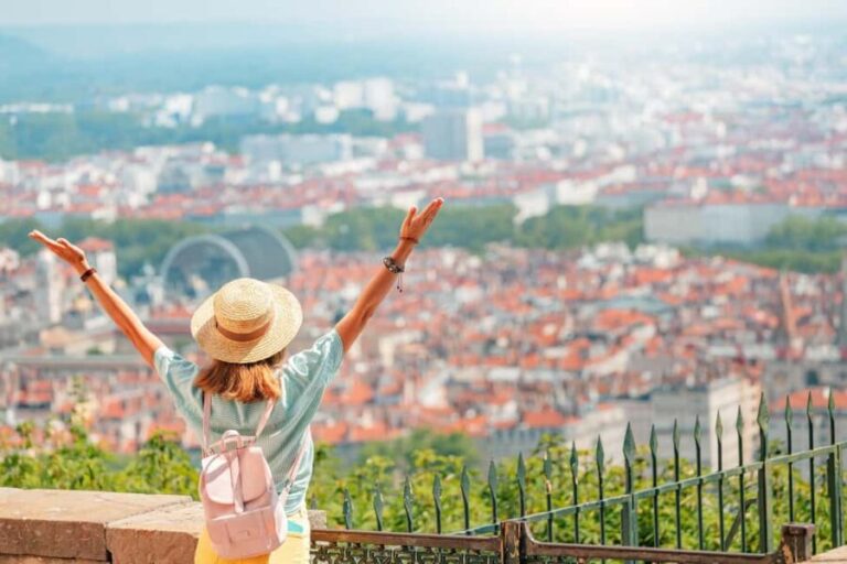 Lyon: Private Photoshoot with a Professional Photographer - The Experience in Detail