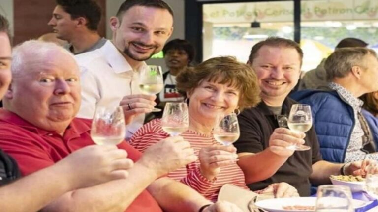 Lyon: Romantic 2.5-Hour Dinner Cruise at Sunset - FAQs