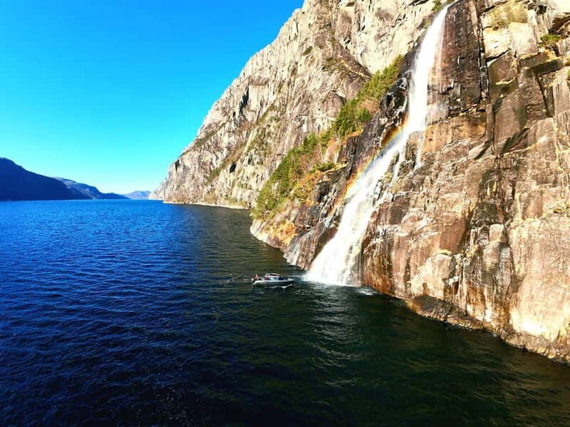 Lysefjord (Stavanger): Boattrip to Preikestolen from Forsand - The Boat: Comfortable, Safe, and All-Weather Ready