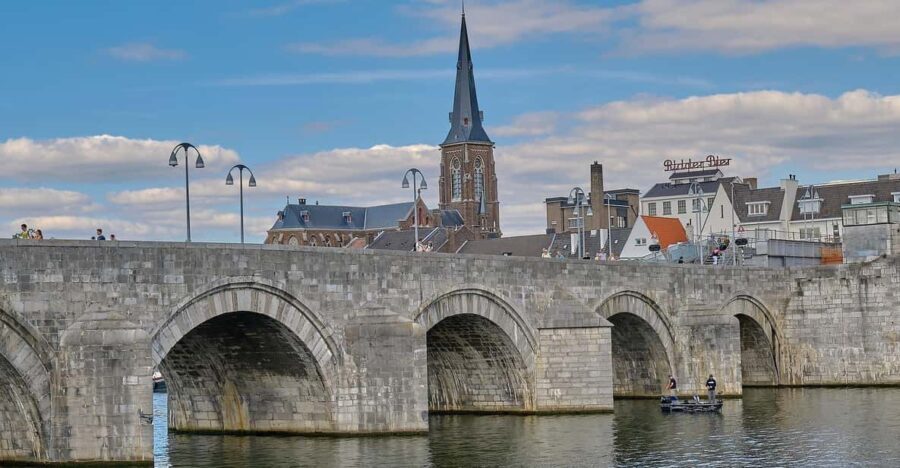 Maastricht: Day trip from Amsterdam with 3 country point - Exploring the Itinerary in Detail