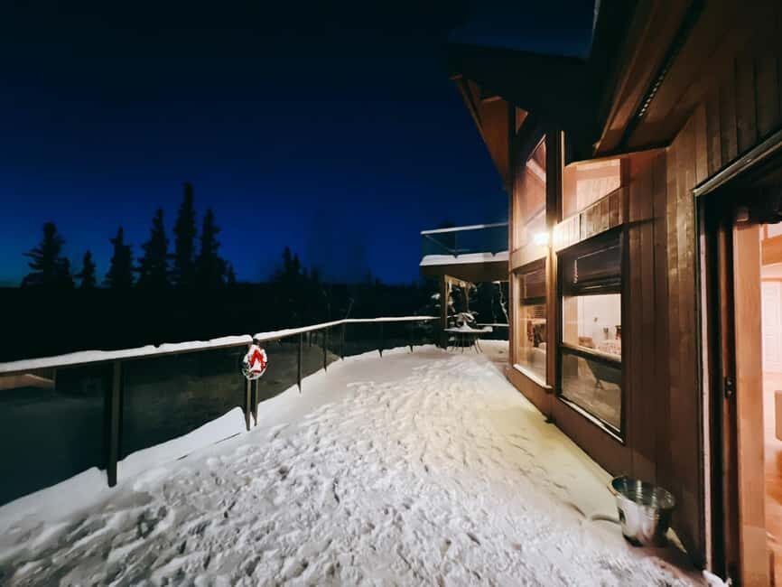 Madeline Lake: Aurora Lodge and Aurora Chasing Tour - Logistics and Practical Details