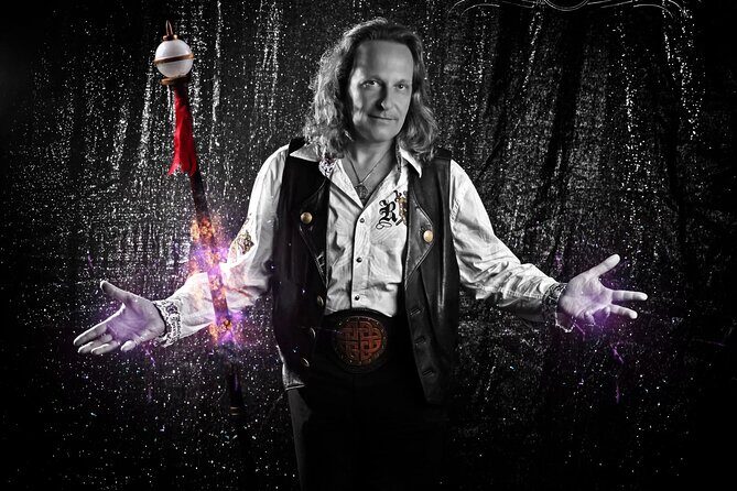 Magic Up Close Early Show at Las Vegas Magic Theater - A Detailed Look at the Magic Up Close Show