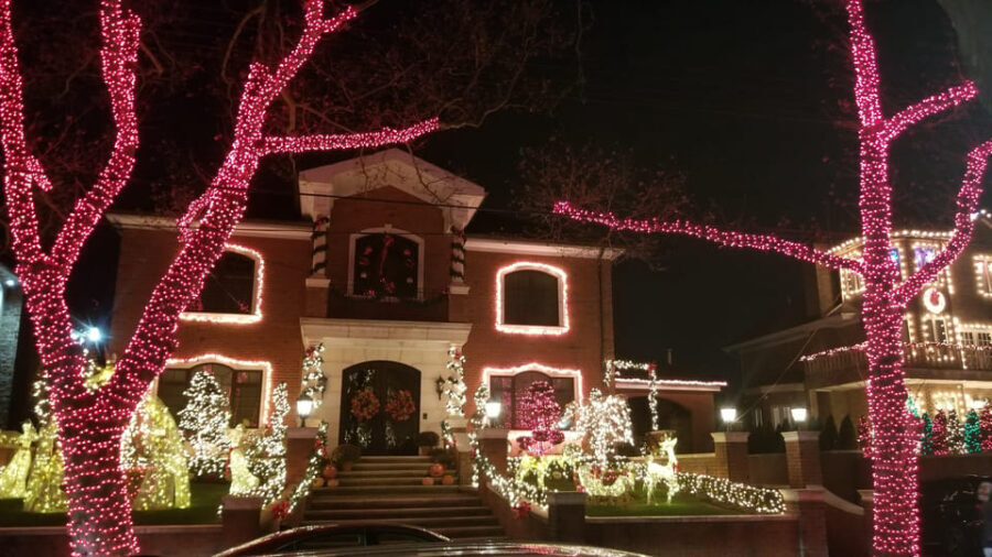 Magnificent Christmas Lights Tour of Dyker Heights Brooklyn - FAQs
