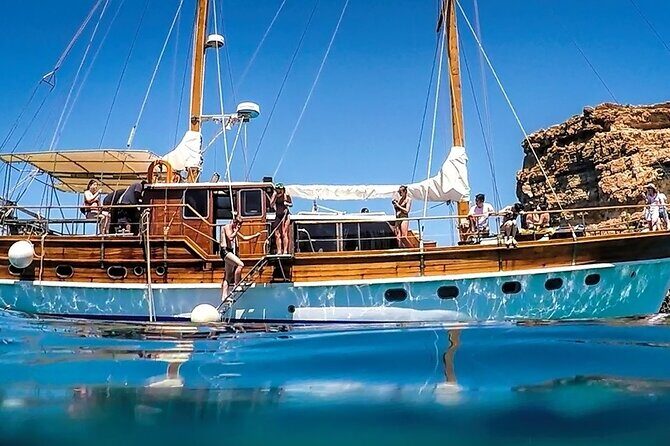 Malta: Around Comino Cruise and Gozo Jeep Tour with Lunch - An In-Depth Look at the Malta: Comino & Gozo Tour