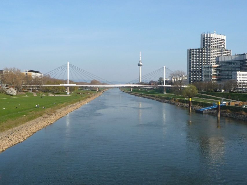 Mannheim: Express Walk with a Local in 60 minutes - A Closer Look at the Experience