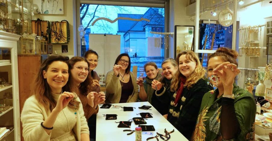 Maral Kunst : Jewelry Bar Experience (Jewelry Making)