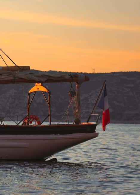 Marseille: Sunset Cruise Cocktail-Dinner in Frioul Islands - Practical Tips and Considerations
