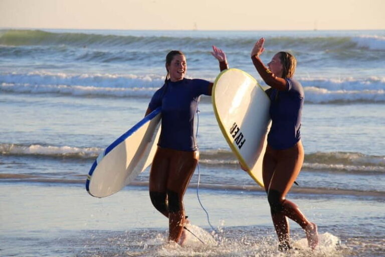 Matosinhos: Surfing Lesson with Equipment - Introduction to the Surfing Experience in Matosinhos