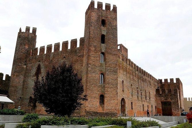 Medieval castles walled towns, Renaissance villas, ceramic, south Euganean Hills - FAQ
