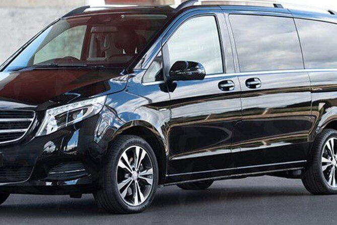 Melbourne Airport to City Transfer by Luxury Car - Service Experience and Driver Professionalism