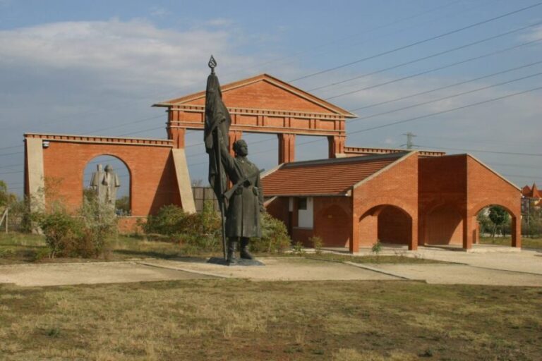 Memento Park: Official Guided Tour with Entry Ticket - Who Will Love This Tour?