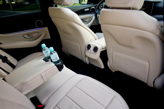 Mercedes E Class black cab Kraków - In-Depth Look at the Kraków Mercedes E Class Black Cab Experience