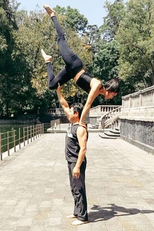 Mexico City: Acroyoga Class at Chapultepec Park - Authenticity and Practicality