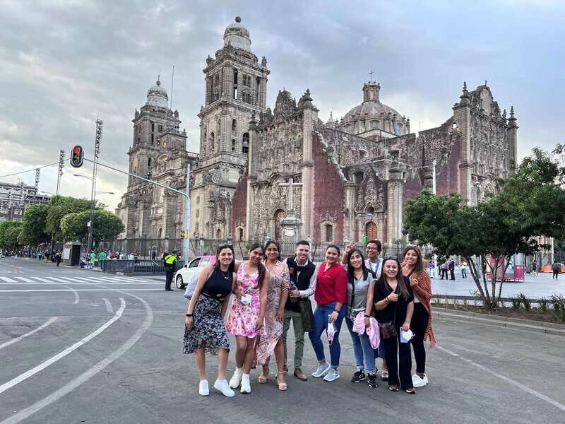 Mexico City: City Tour - Admiring the Metropolitan Cathedral