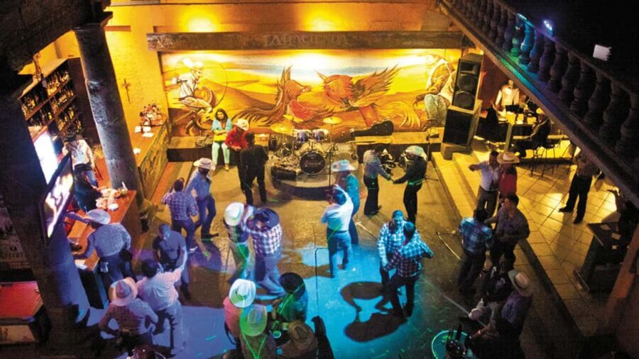 Mexico City: Gay Parks - An In-Depth Review: Discovering Mexico City’s LGBTQ+ Heart