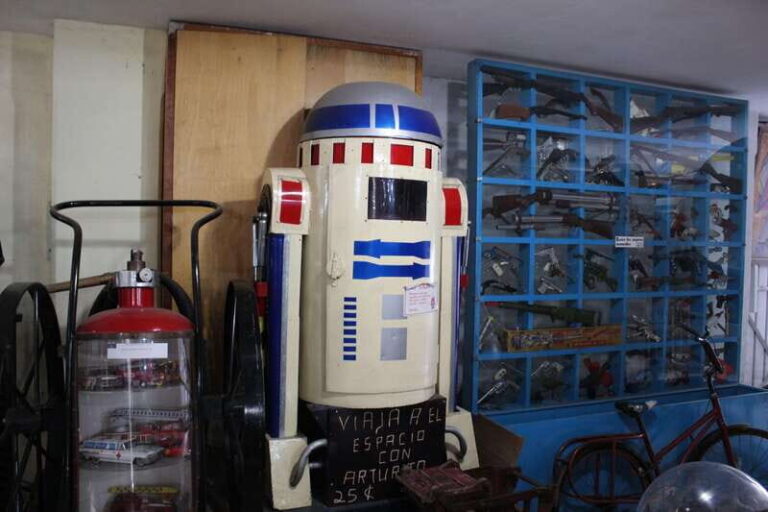 Mexico City: Museum of Antique Toys Guided Tour - Exploring the Toy Museum: A Treasure Trove