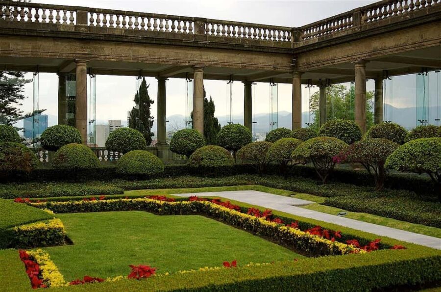 Mexico City: private tour guide through Chapultepec Castle - Practical Details and What to Expect