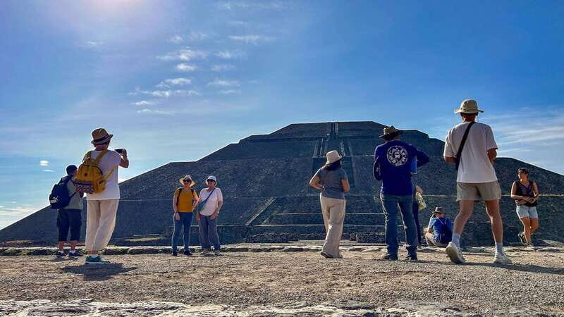 Mexico City: Teotihuacan First Entry Tour with Expert Guide - Authentic Cultural Experiences