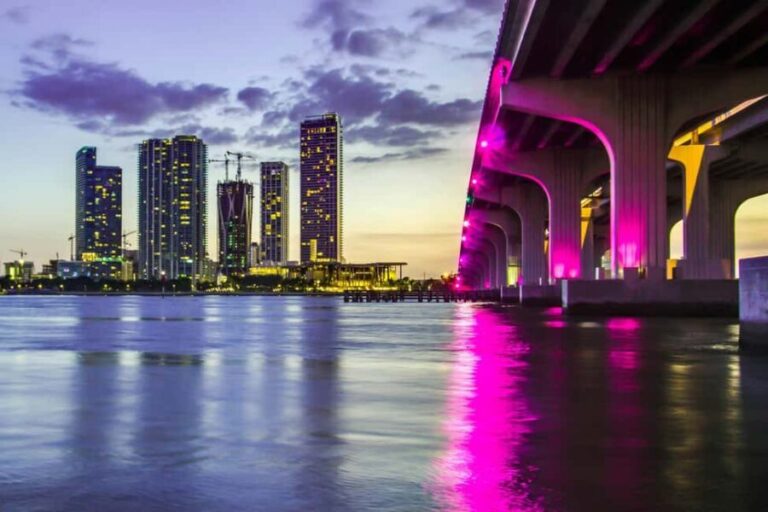 Miami: 2 Hour Night Cruise with Open Bar & Skyline Views - The Itinerary: What to Expect