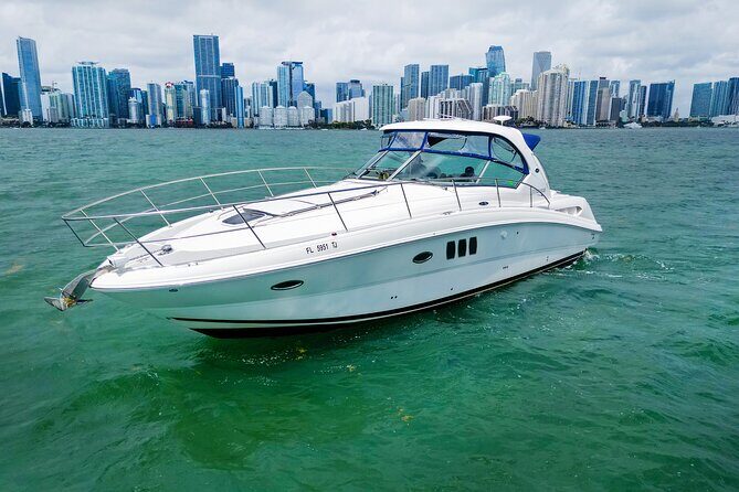 Miami: 2 Hour Private Yacht Cruise with Champagne - An In-Depth Look at the Miami Private Yacht Experience