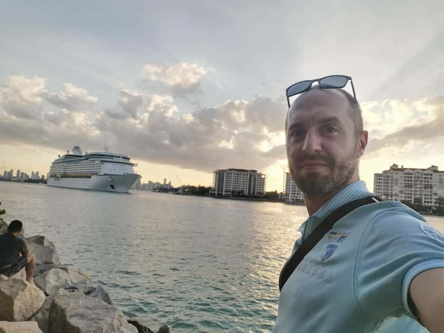 Miami: Guided Walking Tour with Public Transportation - FAQ