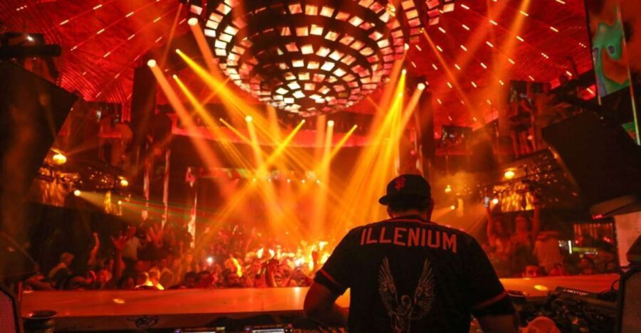 Miami: Party Bus, Club Entry, and Open Bar Night Experience - Who Should Consider This Tour?