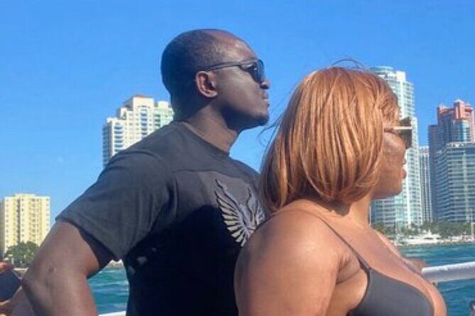 Miami Skyline 75 Minute Luxury Cruise of Millionaire's Homes - Who Should Consider This Tour?