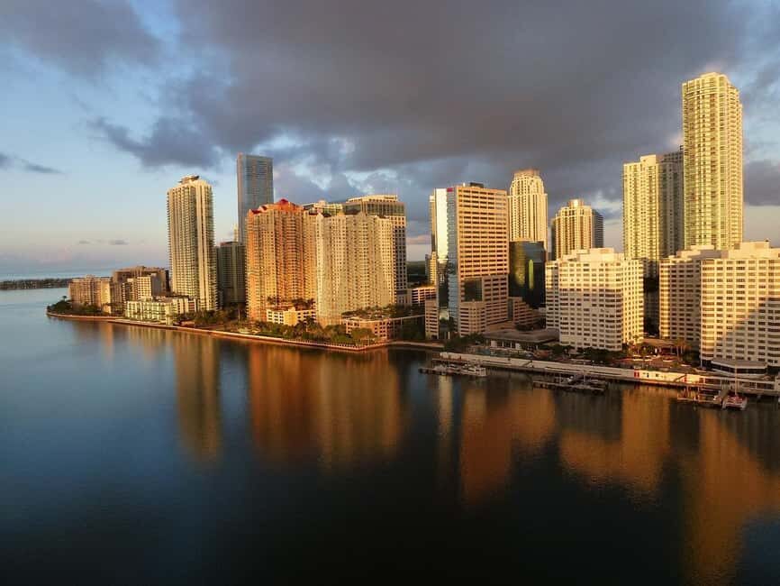 Miami Skyline Millionaire Cruise & Bus Tour 5 stops & Coffee