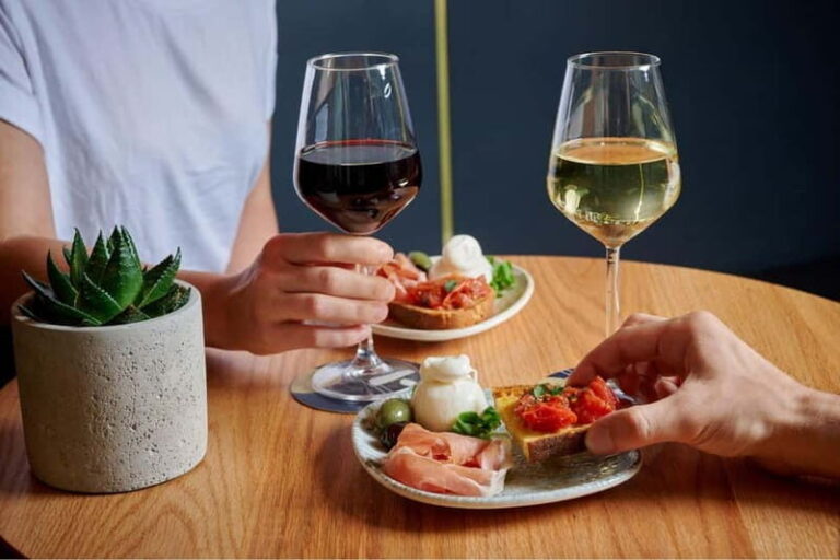 Milan: Brera District Walking Tour with Aperitivo - A Detailed Look at the Milan: Brera District Walking Tour with Aperitivo
