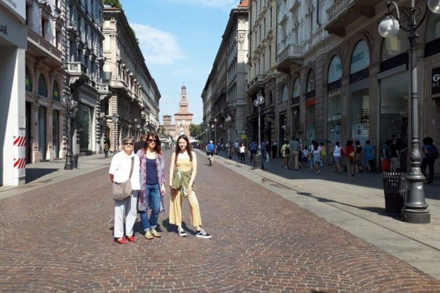 Milan : Historic Private Walking Tour - Authentic Experiences and Authentic Guides