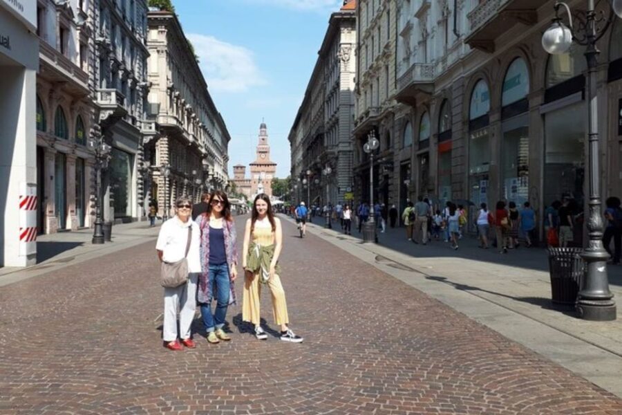 Milan: Private Custom Walking Tour With A Local Guide - Breakdown of the Tour Experience