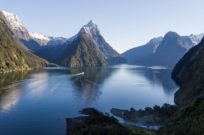 Milford Sound Business Class from Queenstown Cruise Lunch - A Detailed Look at the Milford Sound Business Class Tour