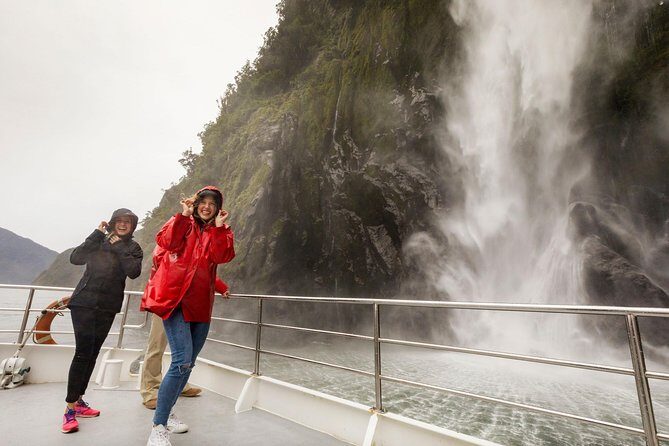 Milford Sound Coach & Cruise from Queenstown: Panoramic Views - Who Should Consider This Tour?