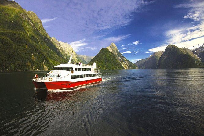 Milford Sound Flight and Cruise ex Queenstown - The Scenic Flight: A New Perspective on Fiordland