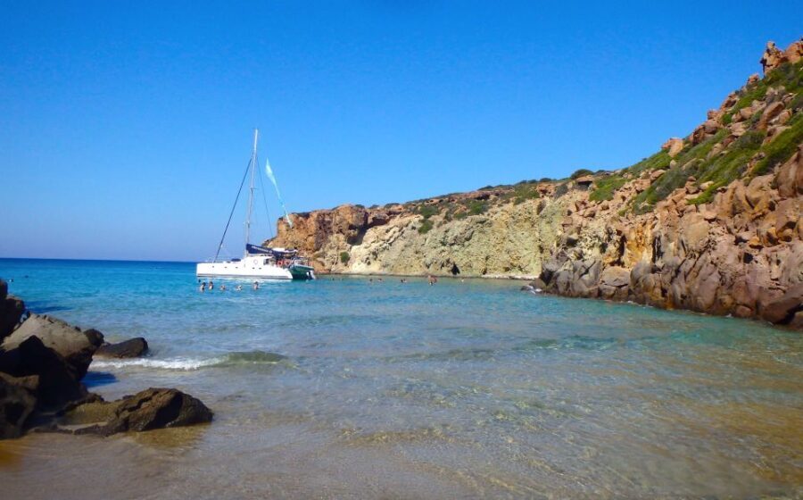 Milos: Full-Day Catamaran Cruise to Poliegos and Kleftiko - What Sets This Tour Apart?