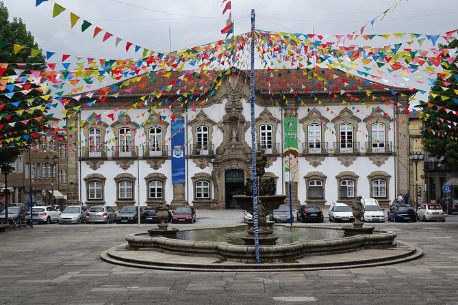 Minho Tour small group, Braga, Ponte de Lima, Viana, Vinho Verde Winery & Lunch - In-Depth Look at the Minho Tour