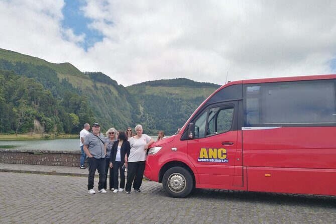 Minibus  Laketour  Sete Cidades / Lagoa do Fogo  Full Day (Shared) - An In-Depth Look at the Tour