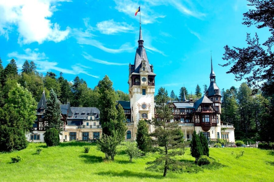 Minivan 8 Places : Dracula Castle, Peles, & Brasov Day Tour - The Practicalities