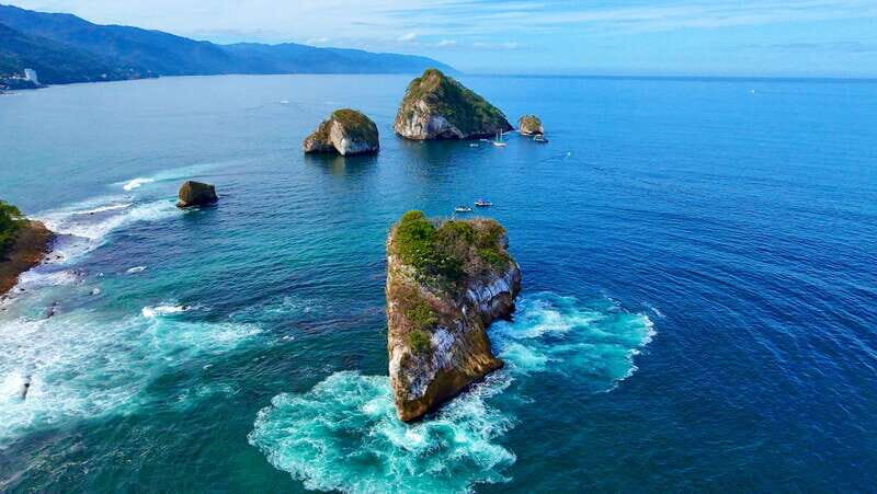 Mismaloya: Snorkeling, Cliff Jumping, and Beach Tour