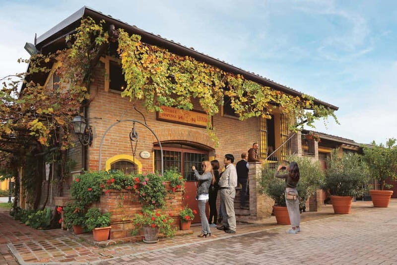 MODENA: BALSAMIC VINEGAR TOUR AND TASTING - Exploring the Balsamic Vinegar Tour in Modena