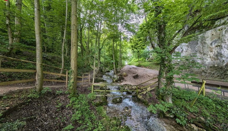 Molina Waterfall Park: tour and optional aperitif - Who should consider this tour?