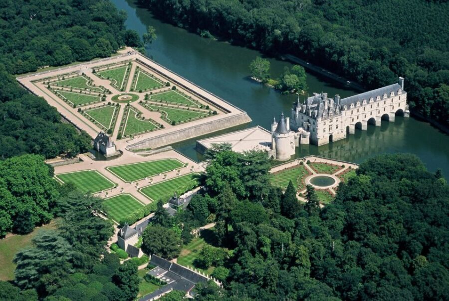Mont Saint-Michel & Chateaux Country 3-Day Tour from Paris - Authentic Experiences and Practical Details