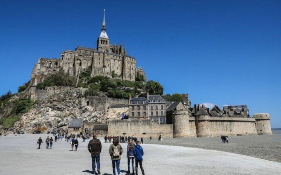 Mont-St-Michel: Small Group Guided Tour with Abbey Ticket - What Makes This Tour Stand Out