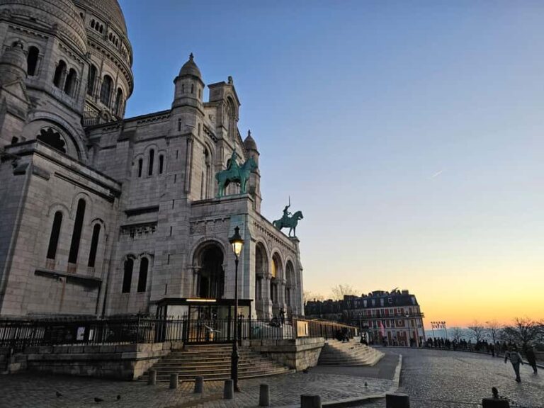 Montmartre Before the Crowds: Walk Tour & Breakfast - Who Is This Tour Best For?